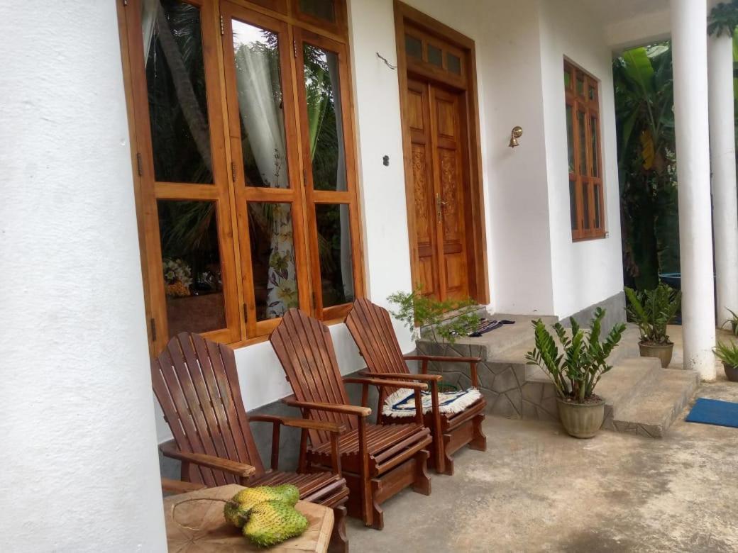 Alexandra Home For Foreign Tourists Only Gampola Exterior photo